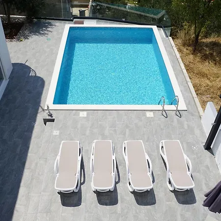 Lea Villa