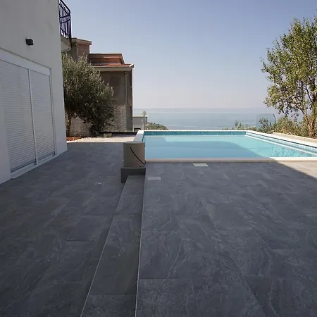 Lea Villa *